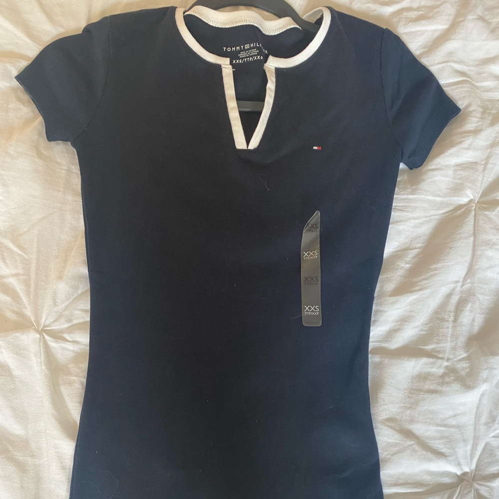 navy blue tommy hilfiger t shirt